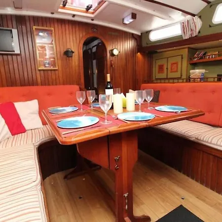 Botel Relax At Sea On A Yacht *