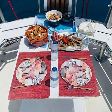 Botel Relax At Sea On A Yacht