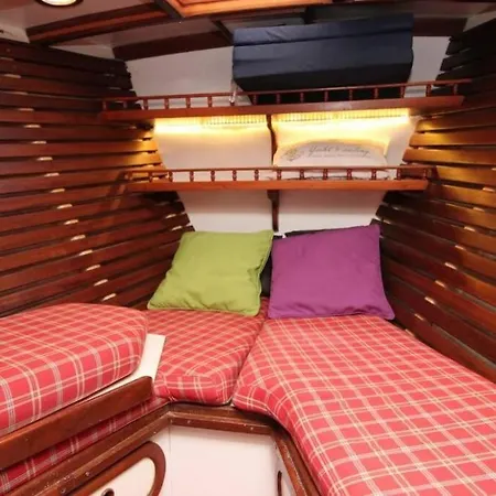 Botel Relax At Sea On A Yacht Funchal (Madeira)